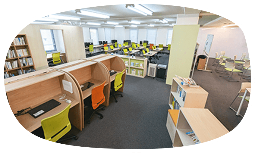 事業所がリニューアル！広々とした空間で、自分のペースで学習できます♪